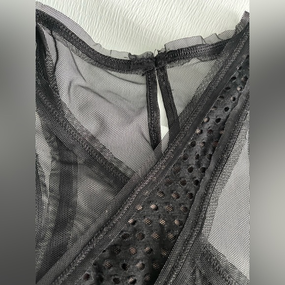 BCBGMaxAzria Halter Top - Picture 3 of 6